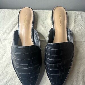 Shoe Dazzle Black Mules with Pointed Toe and Suede Finish